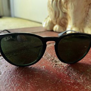 Ray-Ban ERIKA CLASSIC POLARIZED Sunglasses -- Black Frame, Green Polarized Lense